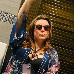 Meet your Posher, Crystal